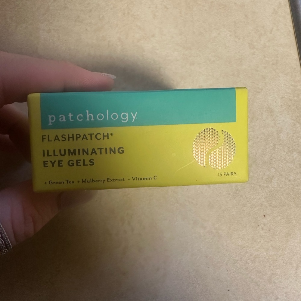 NWT Patchology Illuminating eye patches